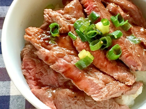 男子ウケ抜群！がっつりステーキ丼